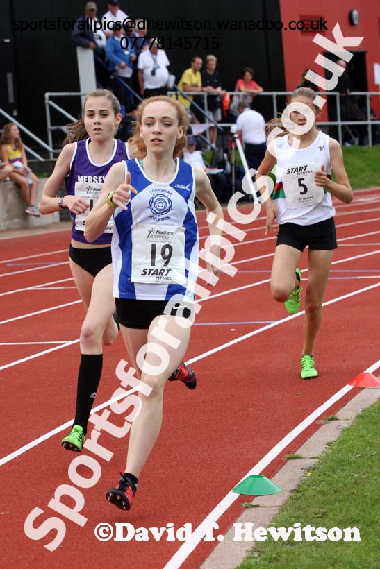 Girls 800 metres at the Northern Inter-Counties under-17s and 15s at Witton Park, Blackburn. Photo: David T. Hewitson/Sports for All Pics